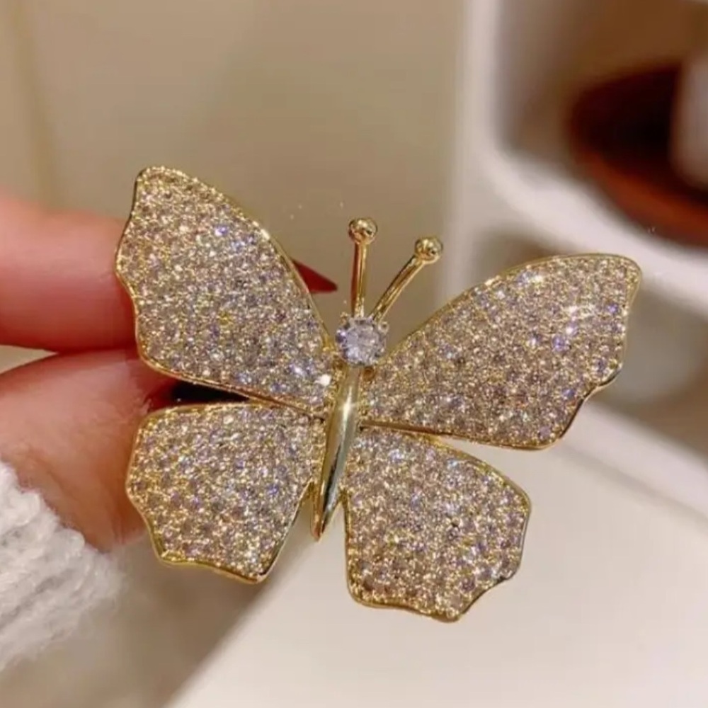 Elegant Gold Butterfly Brooch